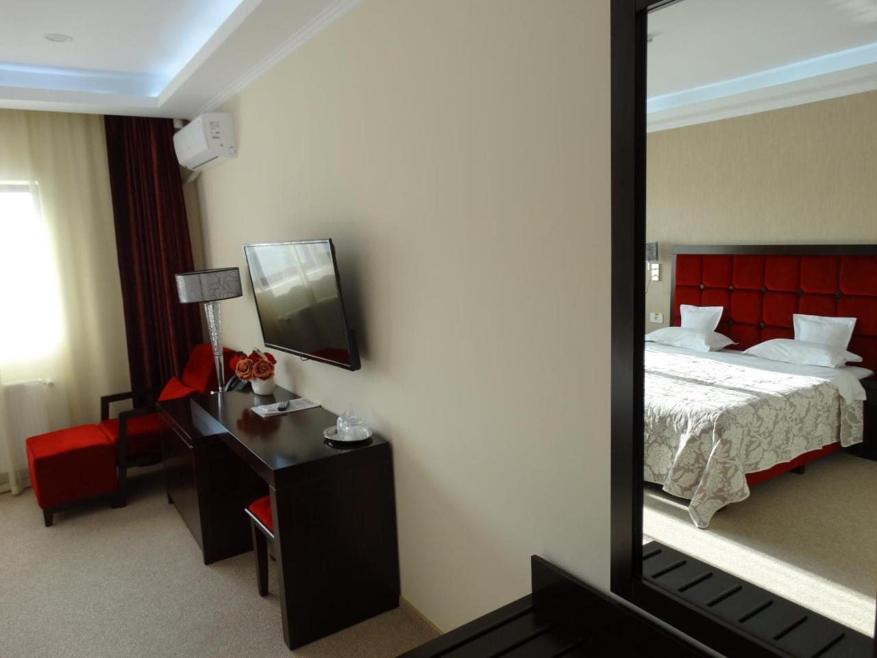 Hotel Terra Iasi Valea Lupului  Ngoại thất bức ảnh